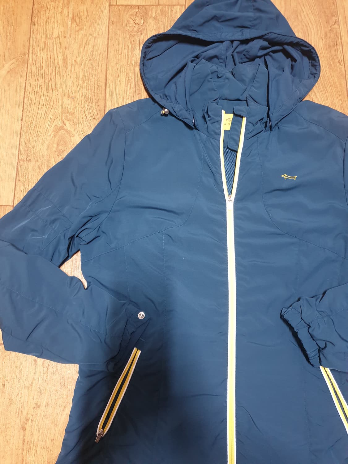 1025 루이까스텔 골프 바람막이 95 사이즈입니다 상품이미지4