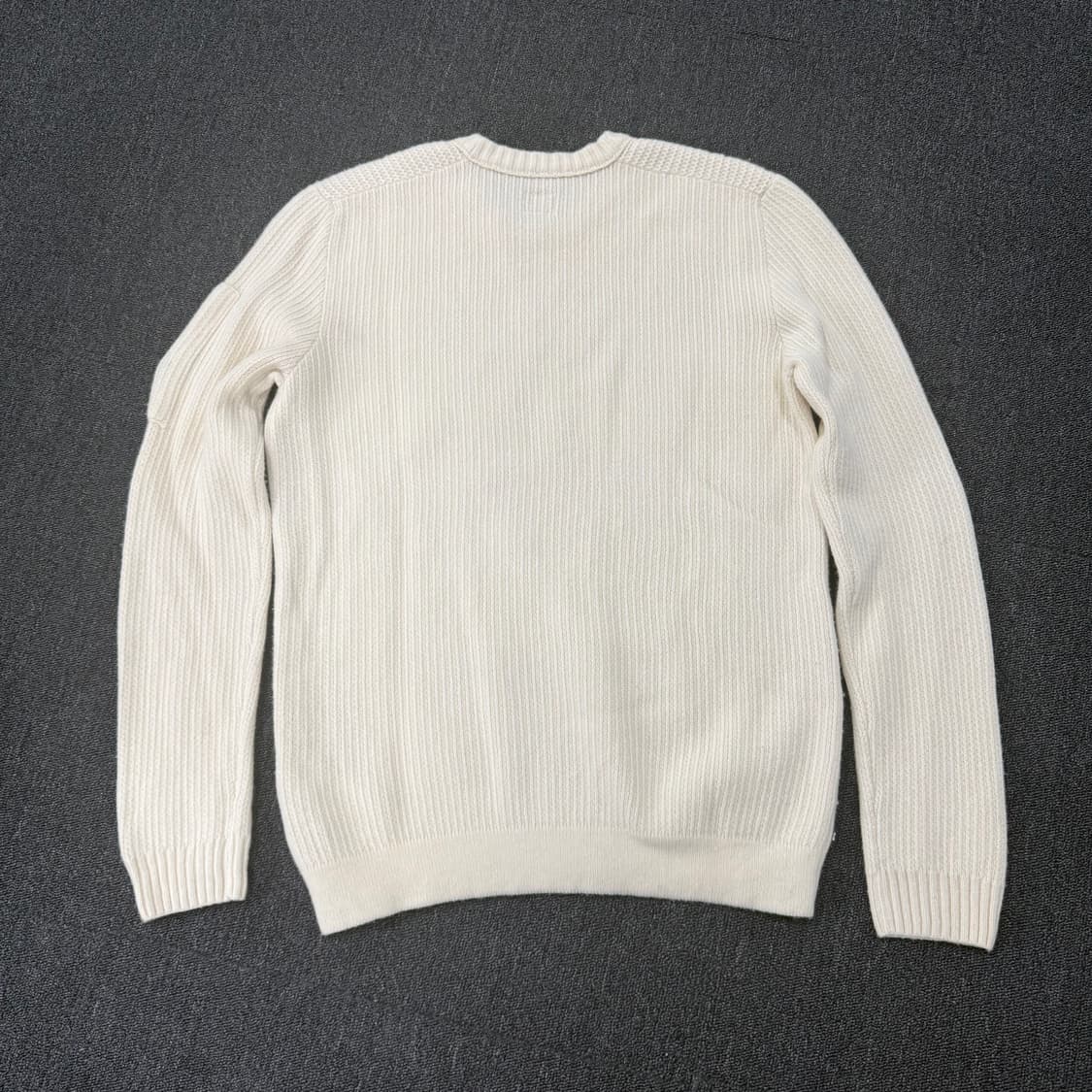 CP컴퍼니 아이보리 렌즈와펜 니트 상품이미지5