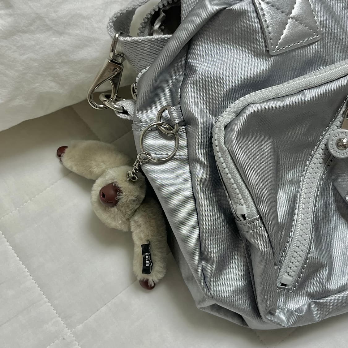 키플링 토트 앤 크로스백 실버 (희귀) 상품이미지2