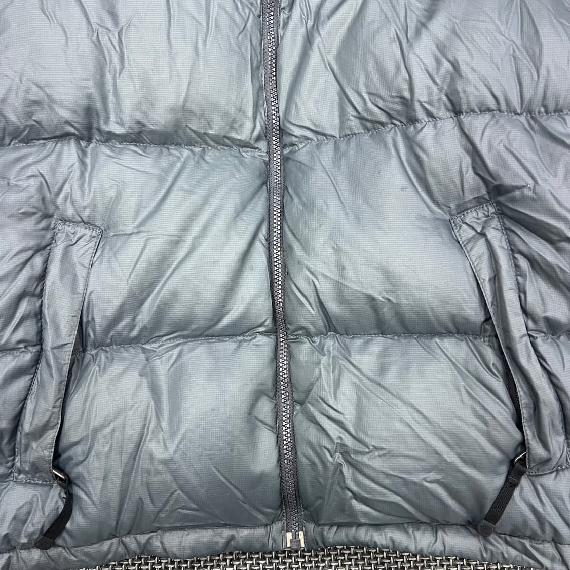 노스페이스 그레이 눕시 700 패딩 상품이미지2