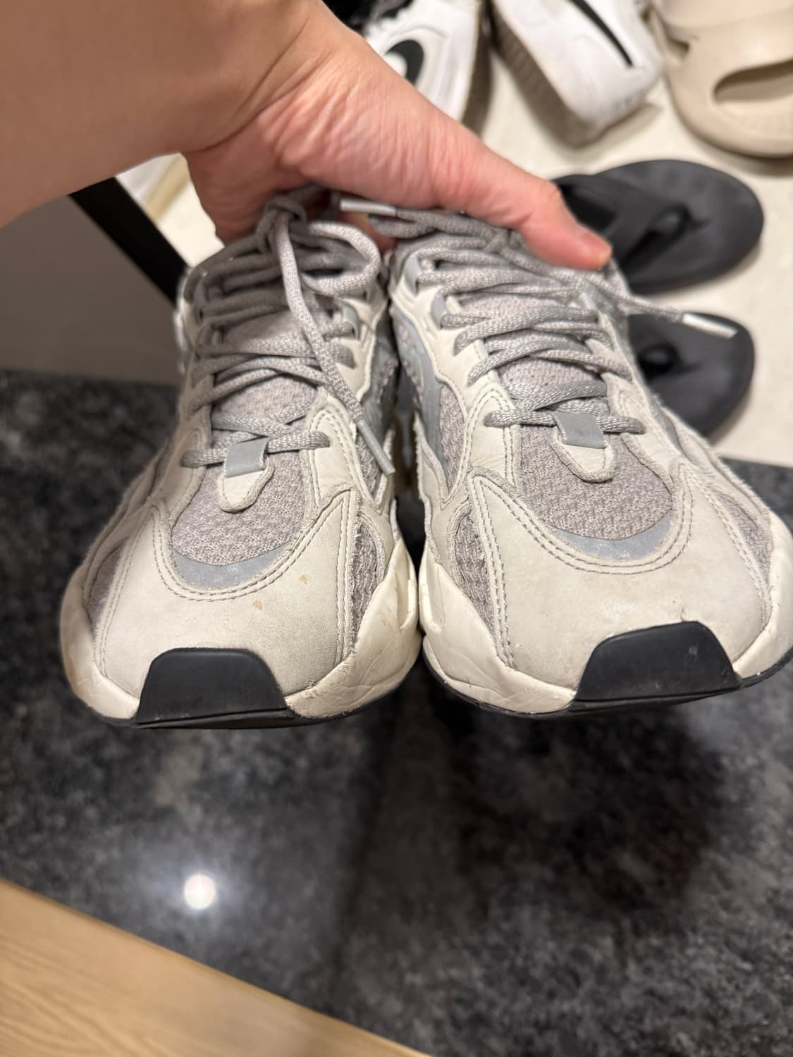 아디다스 이지부스트 700 스태틱 260 상품이미지4