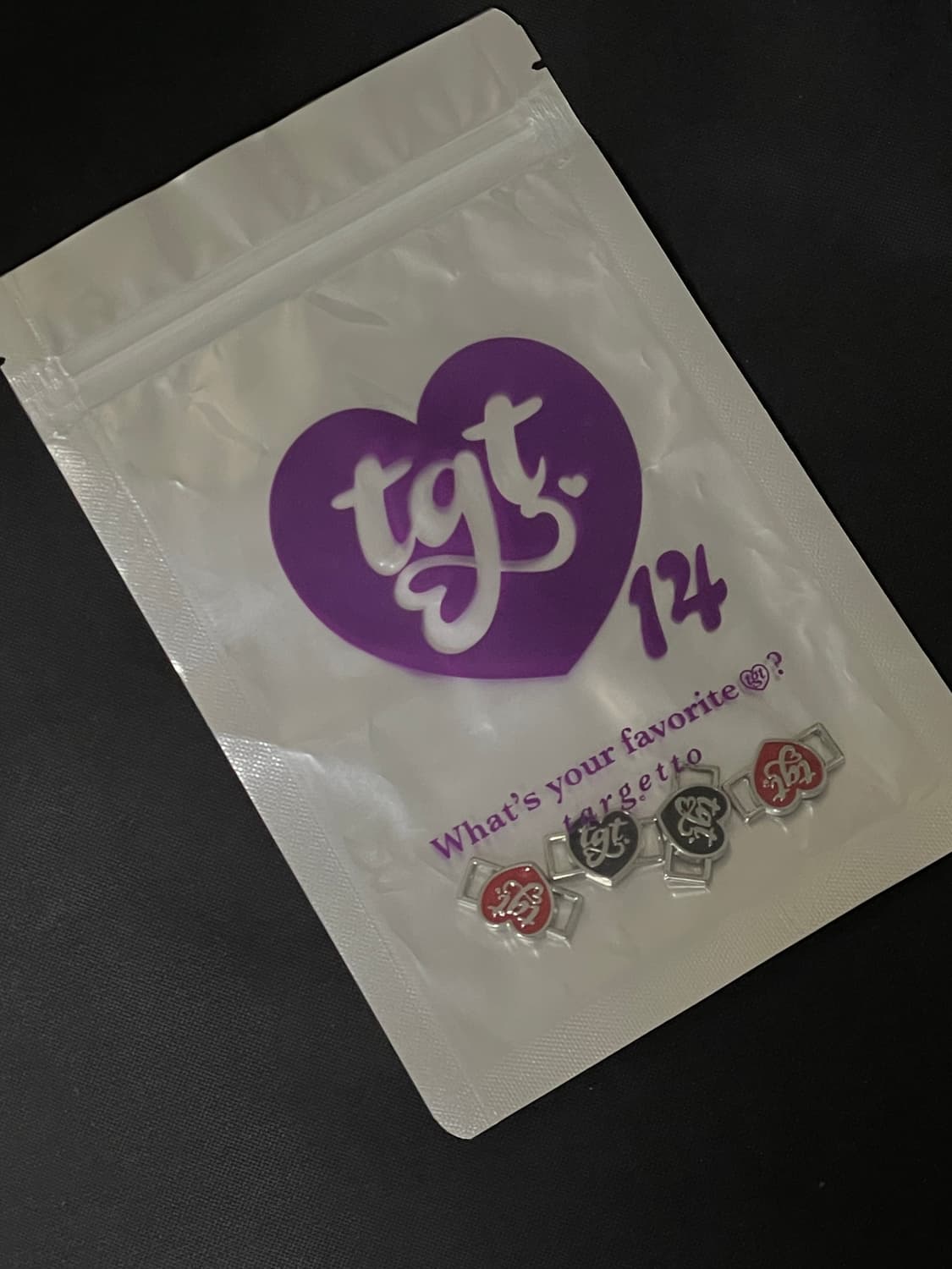 [새상품]타게토(taggletto) 하트 슈레이스 장식 Red/Blac 상품이미지2