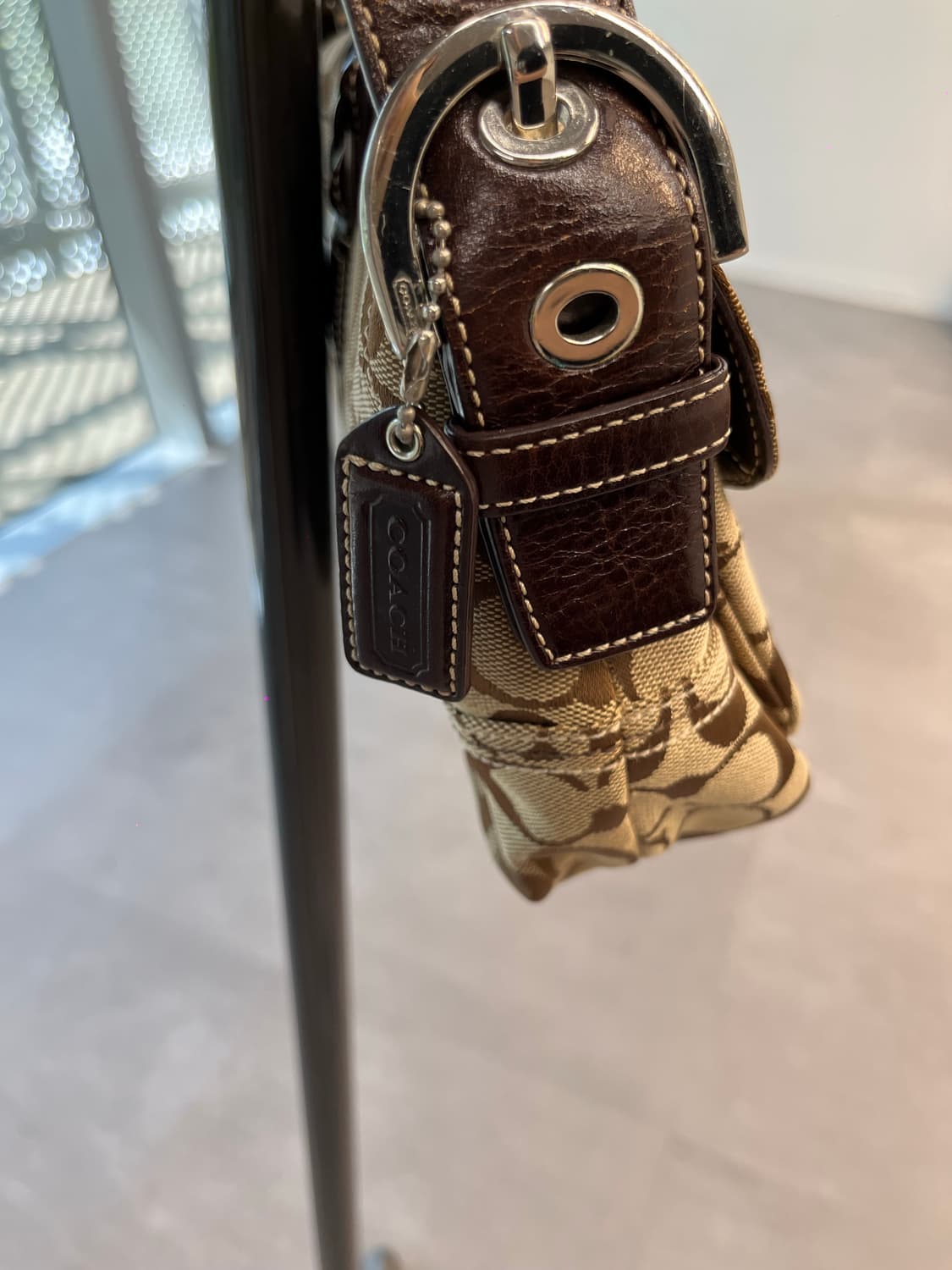 Coach Basic Pocket Bag 상품이미지5