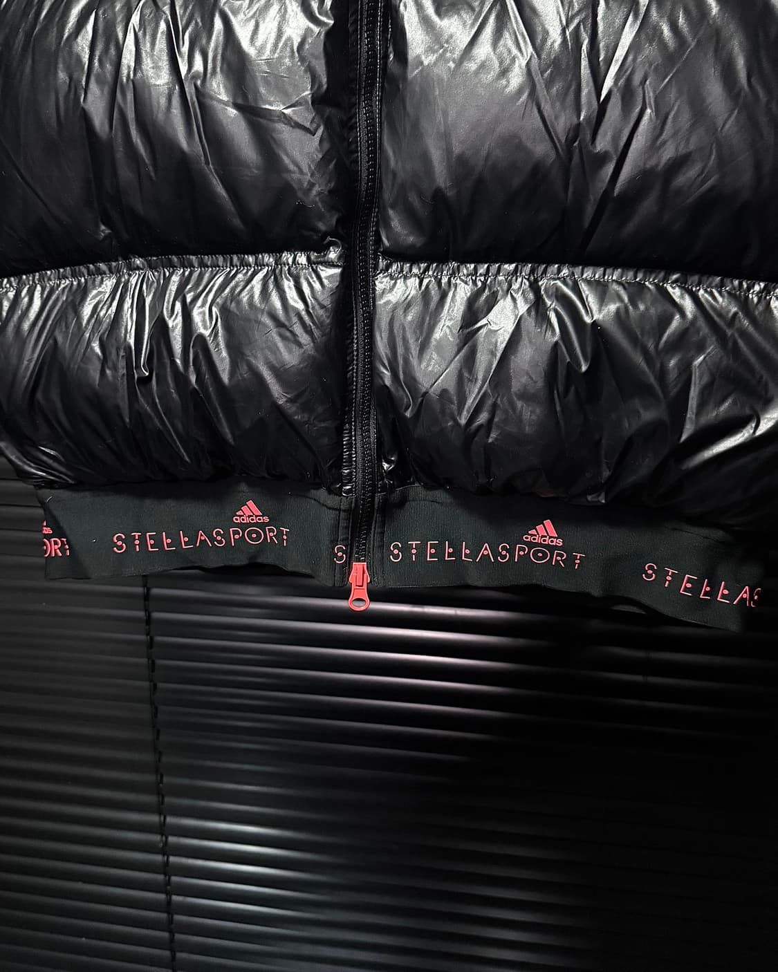 아디다스 스텔라 맥카트니 스포츠 유광 푸퍼 패딩 블랙 검정 90 S 핑크 상품이미지4
