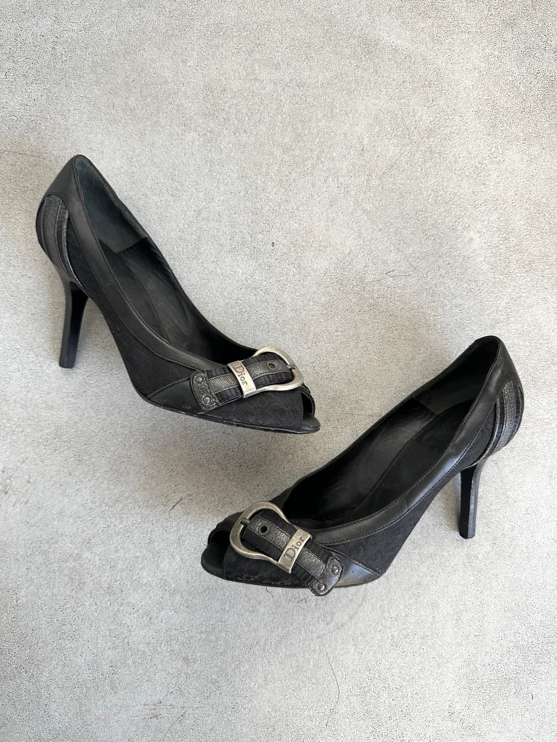 디올 존갈리아노 블랙 오블리크 버클 힐 상품이미지3