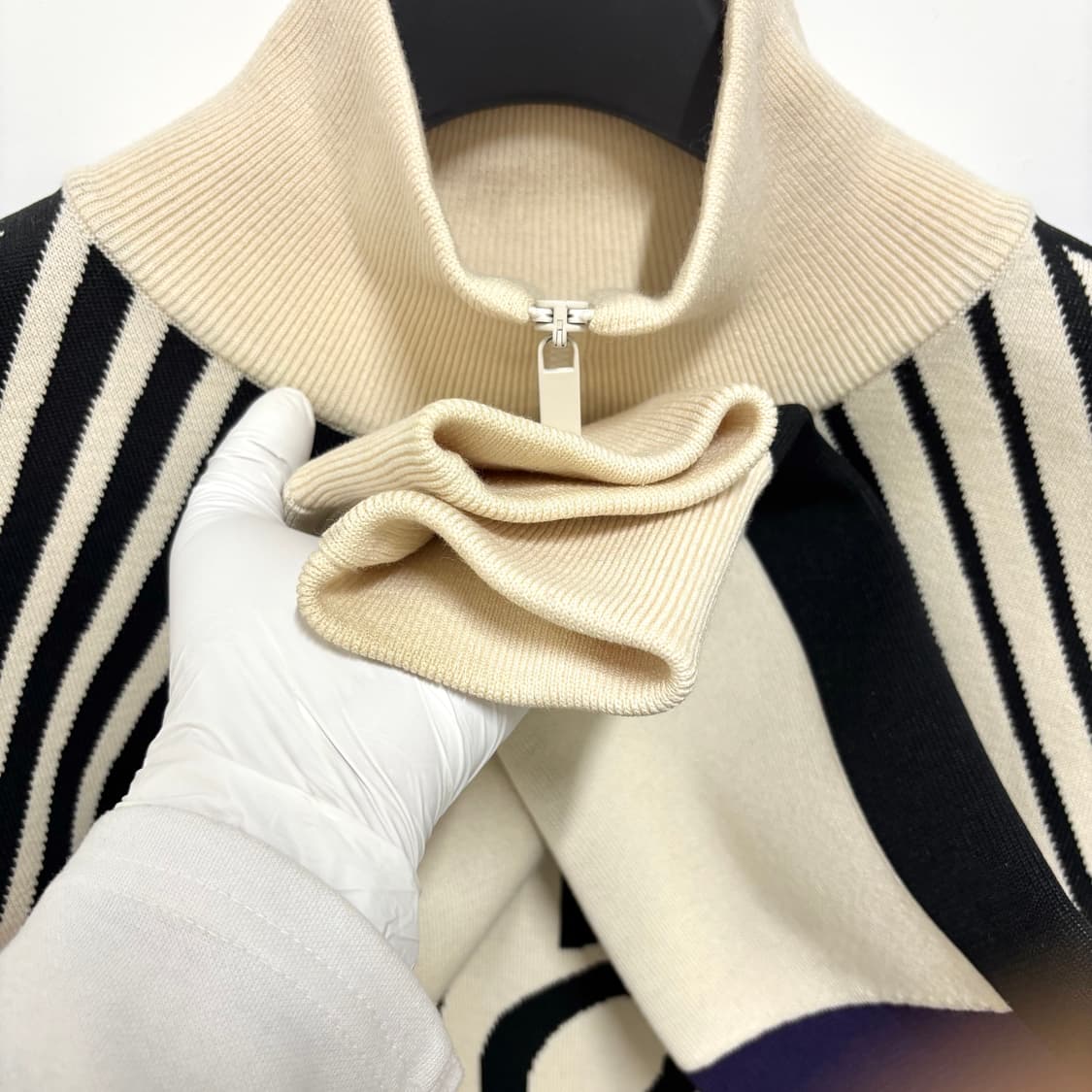 디올 자카드 니트 반집업 아노락 상품이미지4