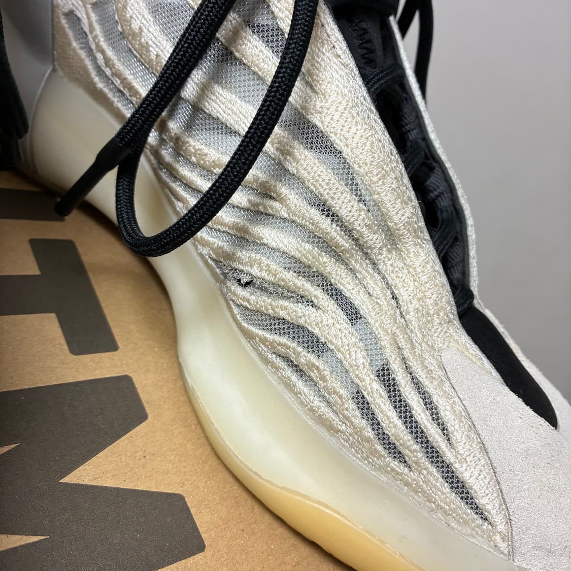 [260]아디다스x이지 퀀텀 YZY QNTM 상품이미지9