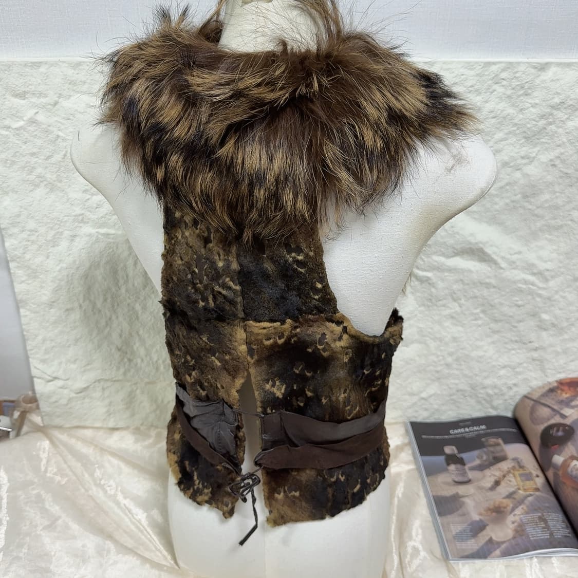 빈티지 고딕 밀레니엄 라쿤퍼 염소새끼털 양가죽 조끼 베스트 상품이미지3