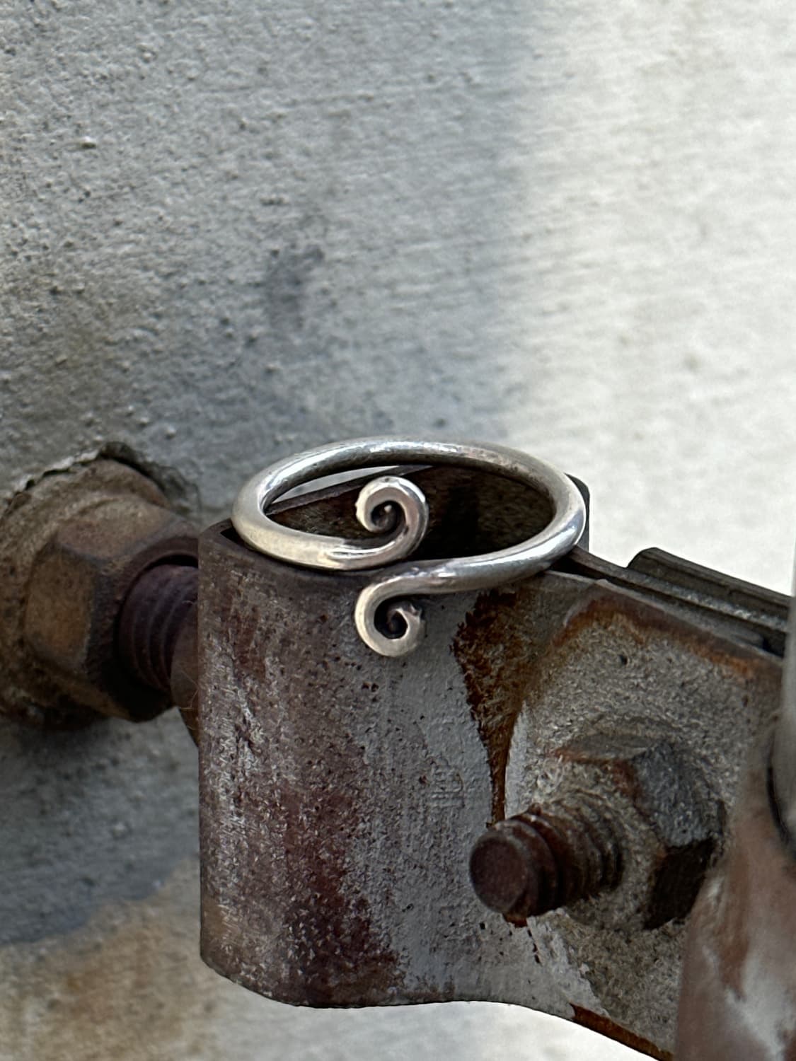 Swirl Curl Minimal Wire Open Karen Silve 상품이미지1