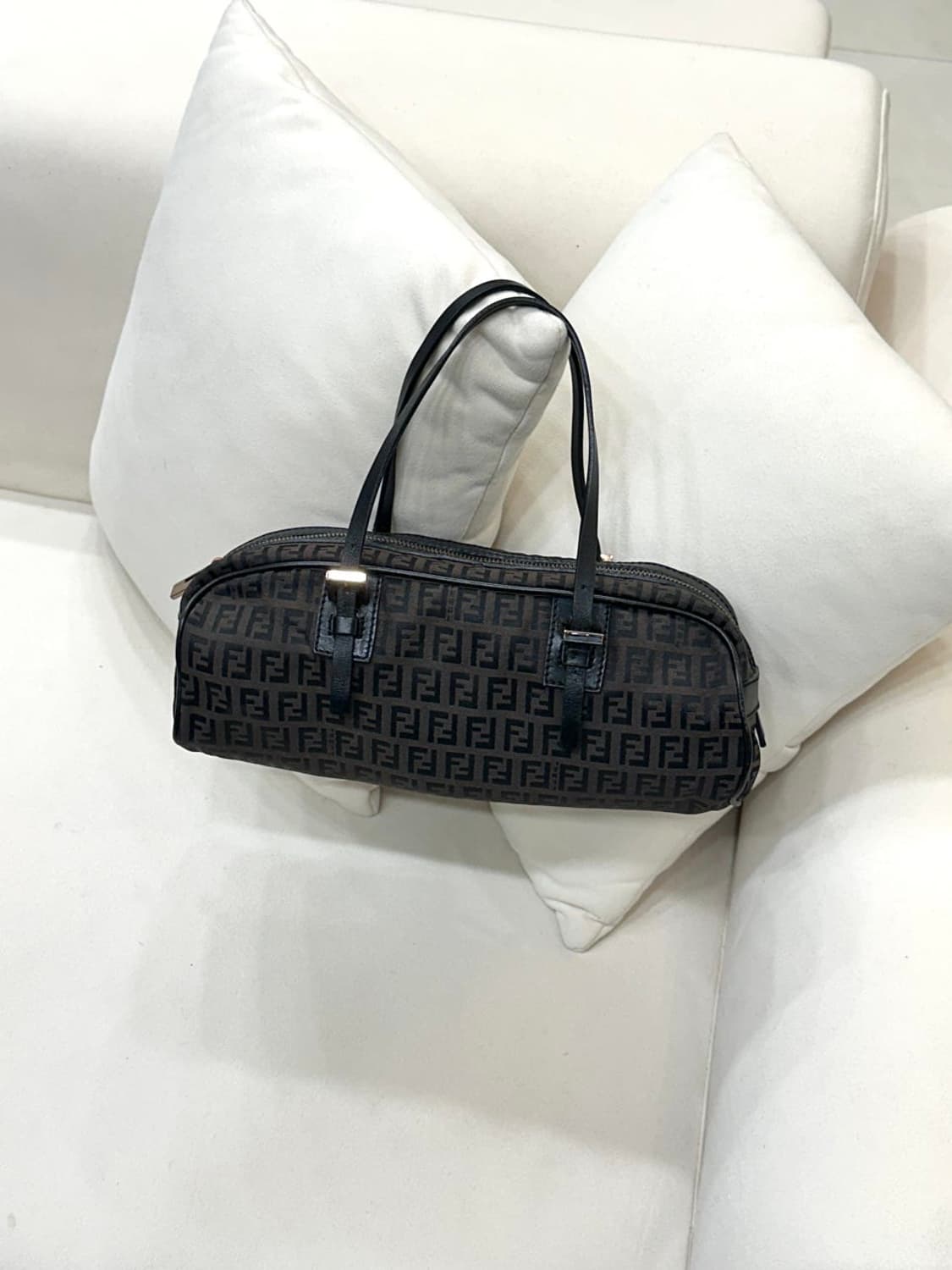 펜디 주카 원통 토트백 (정품) 상품이미지1