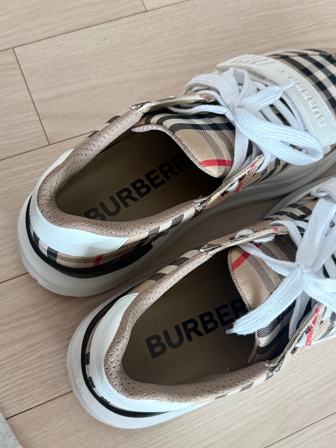 버버리 체크 스니커즈 44사이즈 상품이미지7