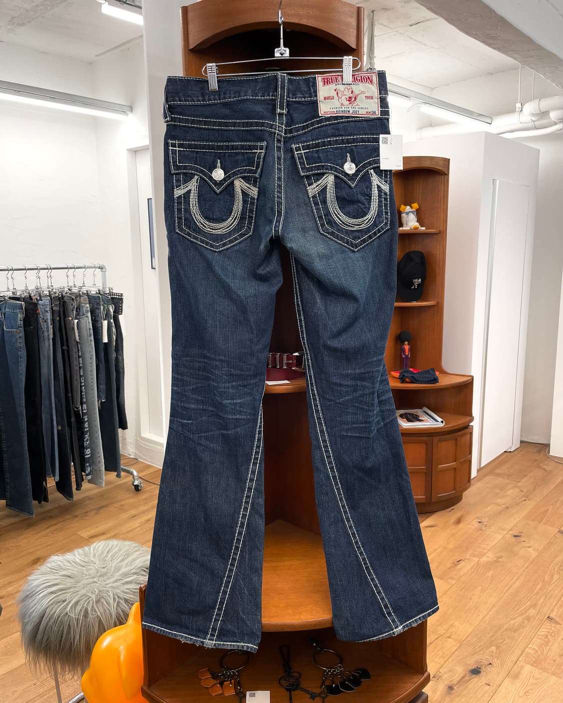 [30] 트루릴리전 부츠컷 데님 팬츠 상품이미지4