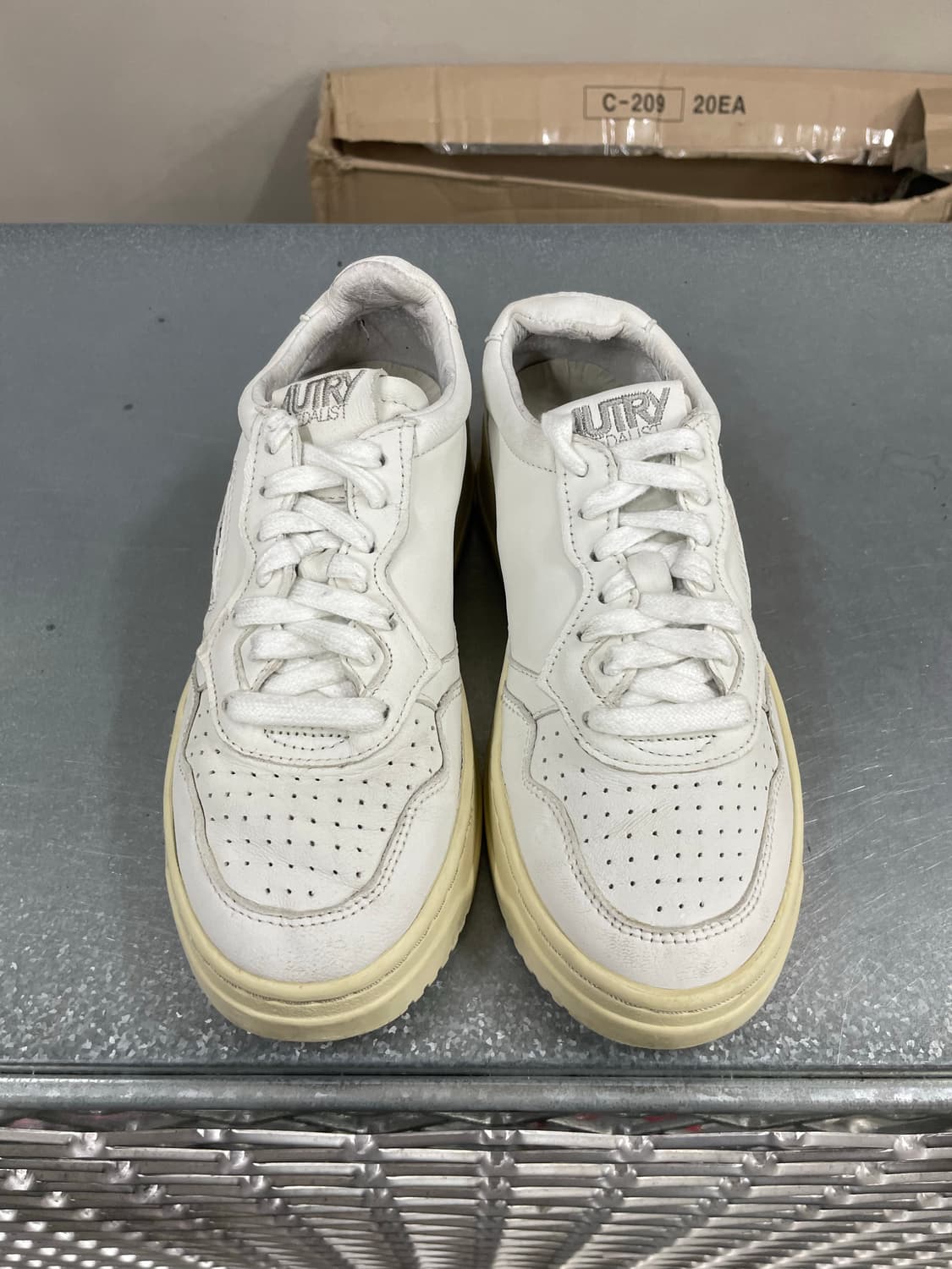 오트리 메달리스트 로우 화이트 36 상품이미지5