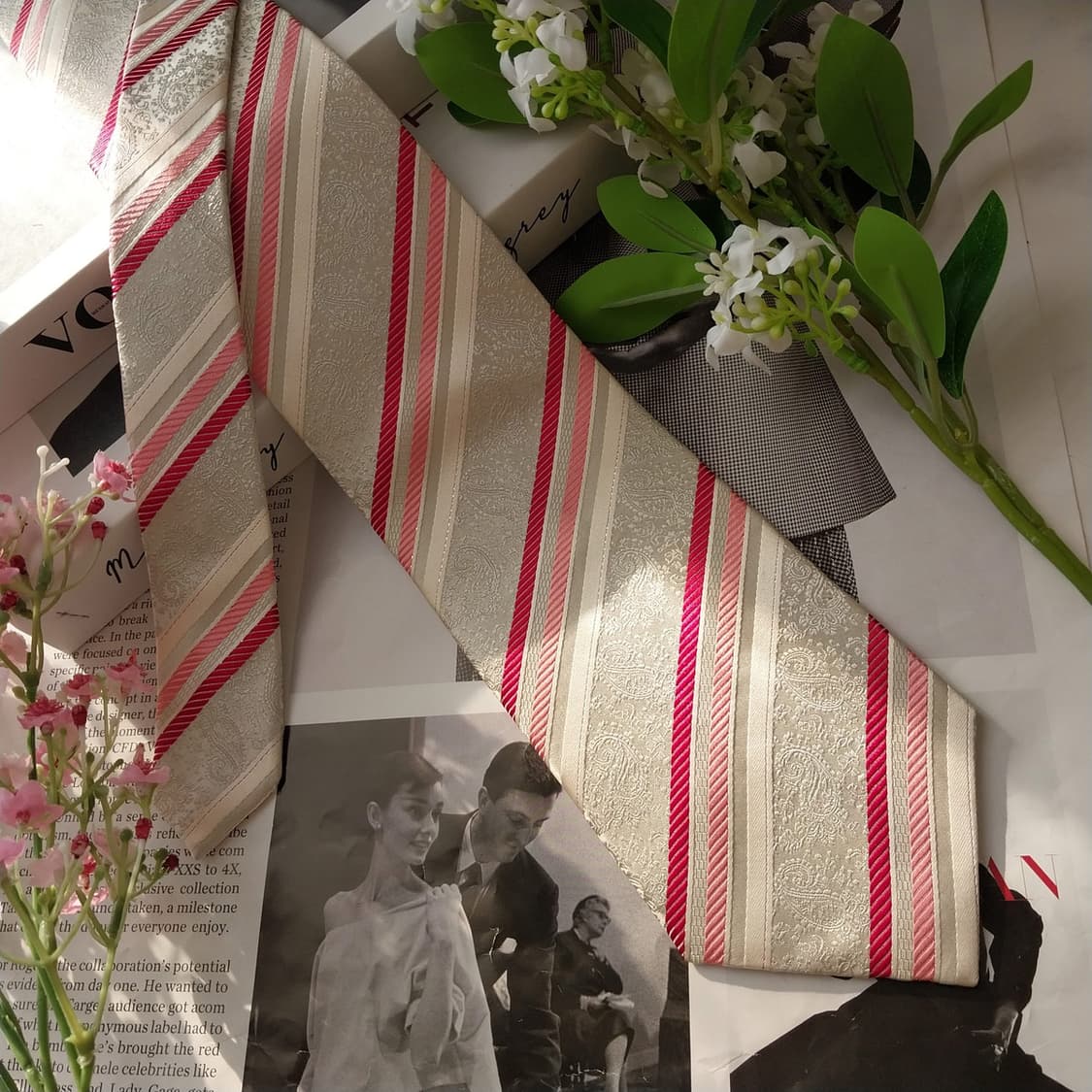 발망 실크 아이보리 레지멘탈 자카드 넥타이 9.1cm A등급 K1656
 상품이미지4