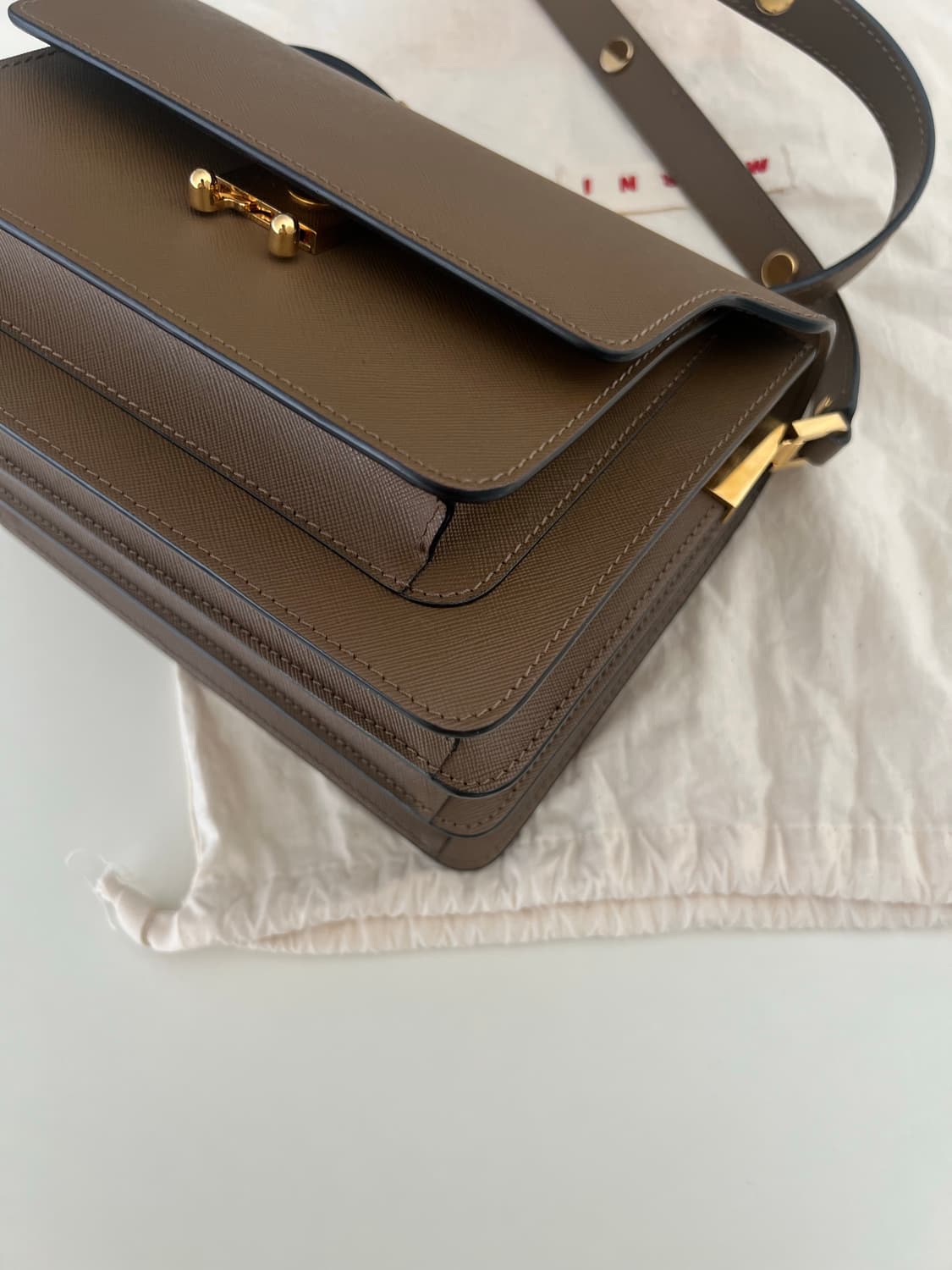 마르니 트렁크 미듐 브라운 상품이미지3