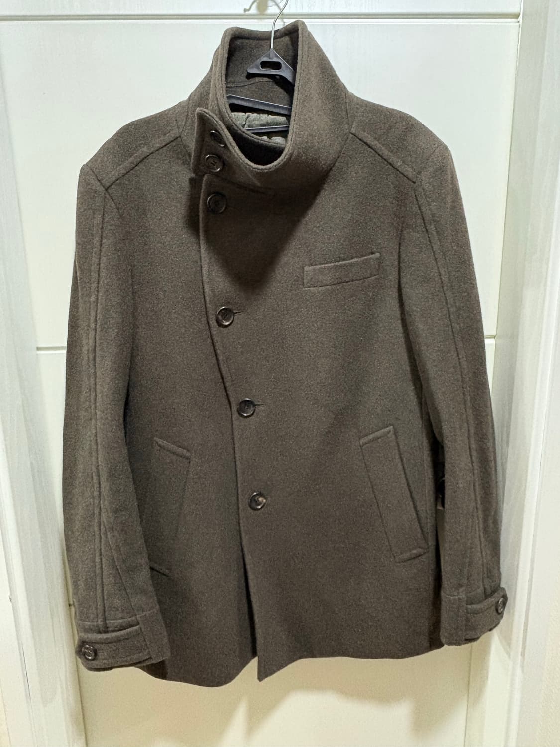 Beaker 비정형 하이넥 코트 다크브라운 상품이미지1