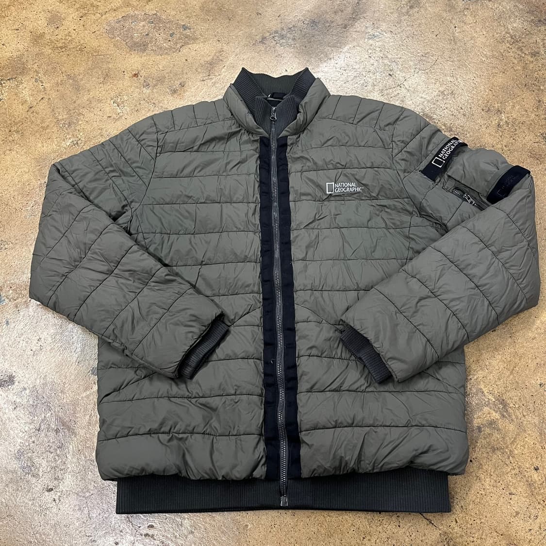 [정품/XL] 내셔널지오그래픽 패딩 점퍼 카키 b10 상품이미지2