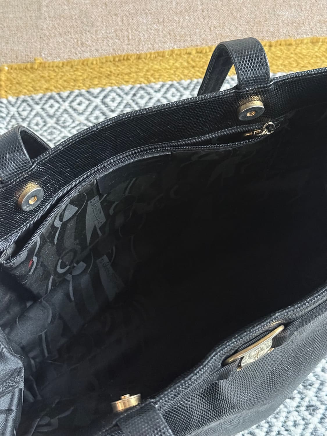 페레가모 빅 숄더백 상품이미지4