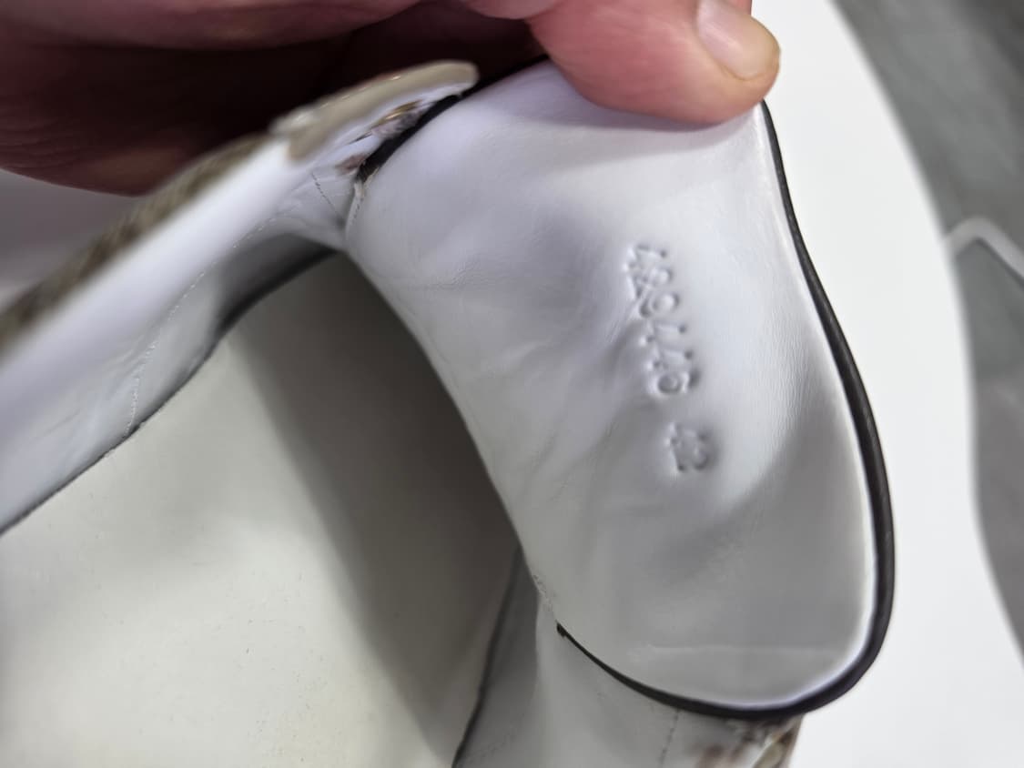 구찌 GG 수프림 꿀벌 에이스 스니커즈 상품이미지6