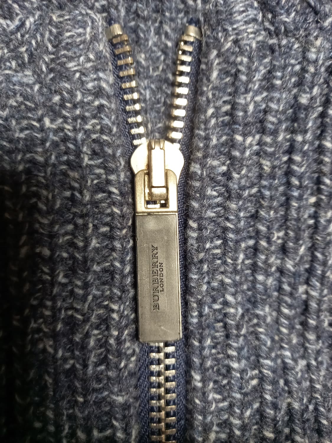 버버리 캐시미어100  니트집업    L 상품이미지3