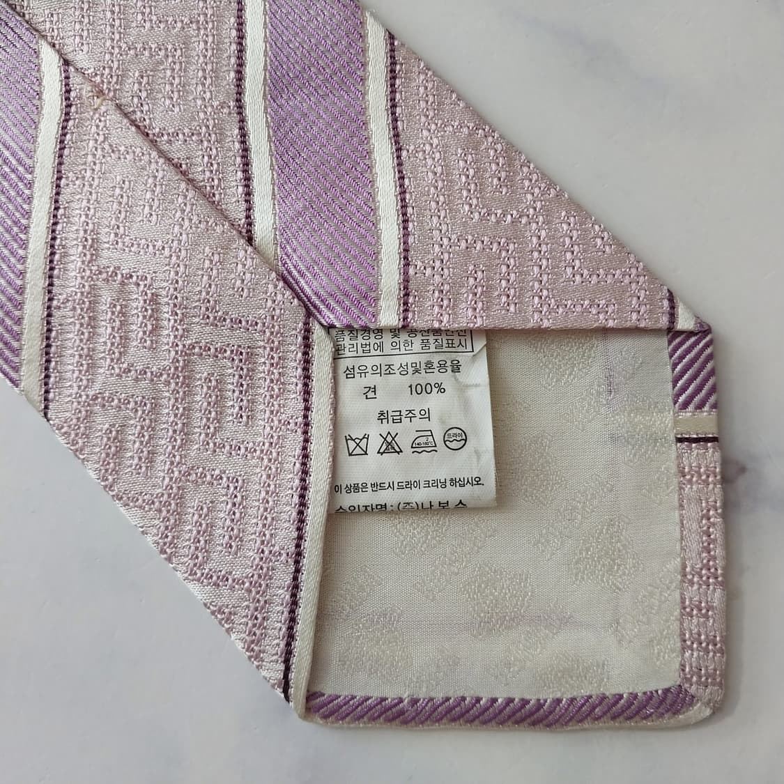 베르사체 실크 스트라이프 패턴 넥타이 9.3cm A+등급 K1806
 상품이미지8