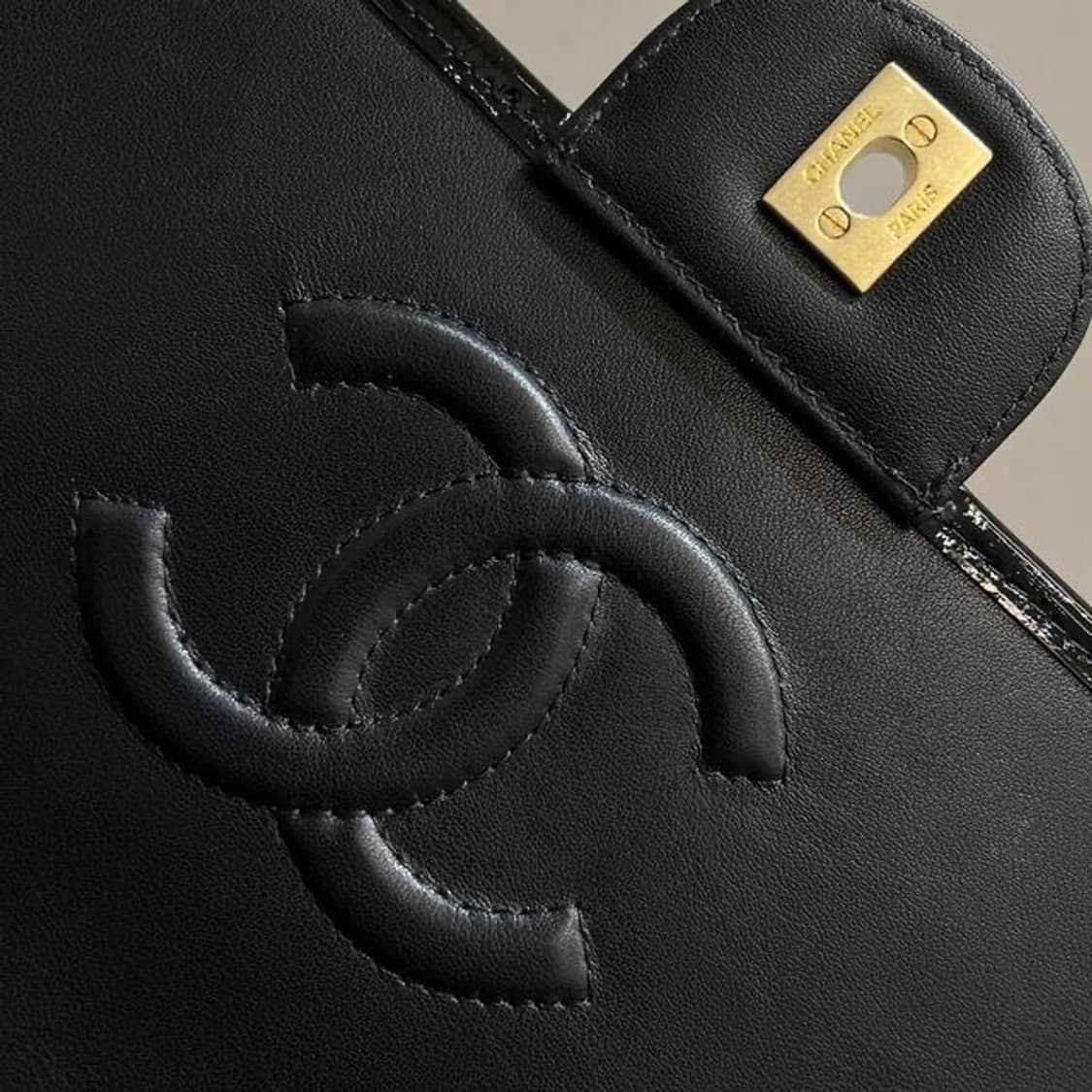 샤넬 페이던트 퀼팅 스쿨백 블랙 상품이미지8