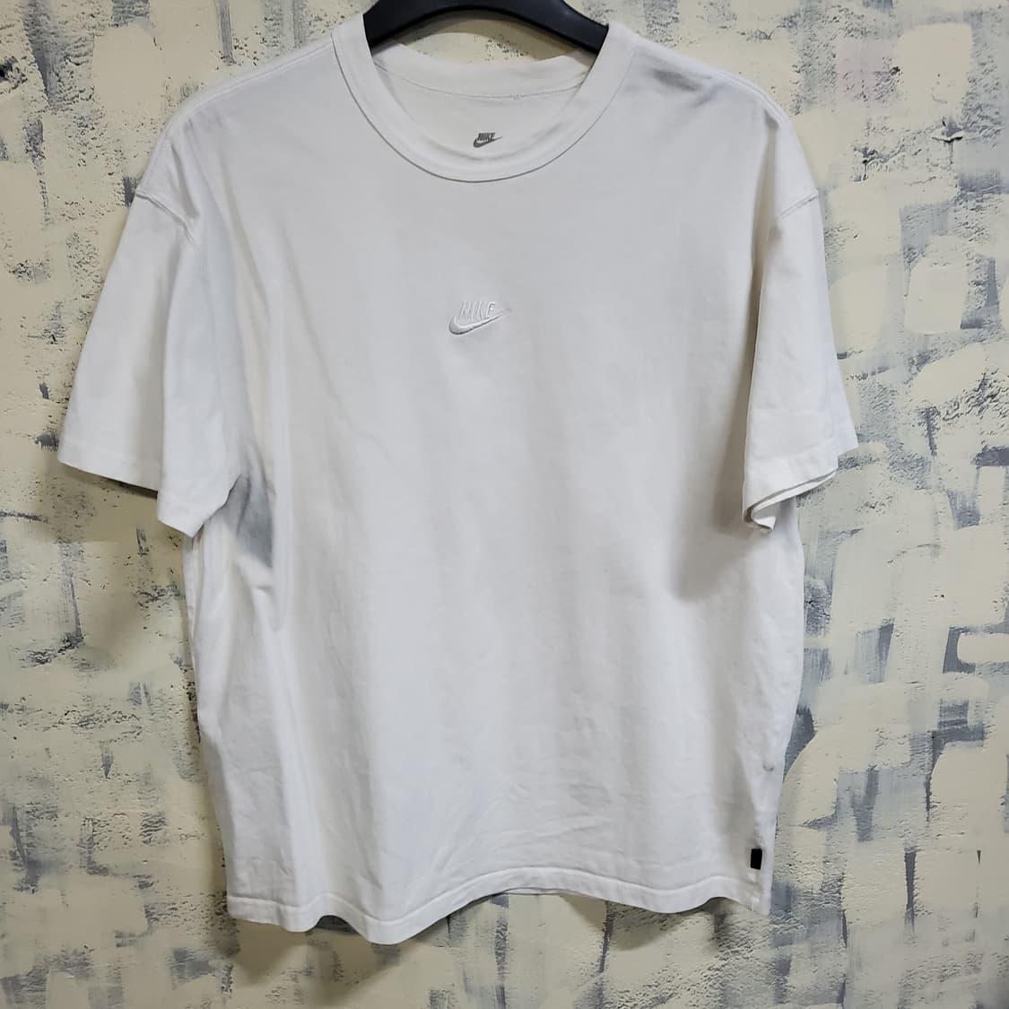 나이키 패치로고 화이트 반팔 티셔츠  상품이미지1