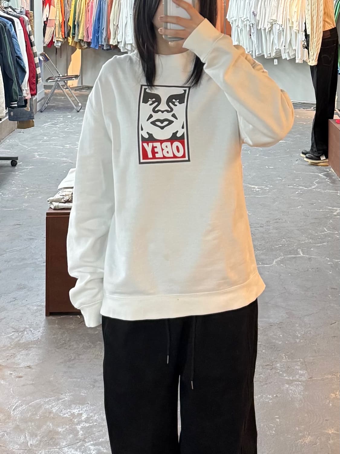 오베이 빅페이스로고 화이트 맨투맨 H1426 상품이미지1