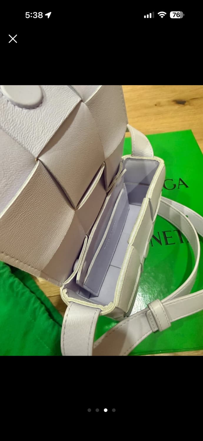 보테가베네타 미니 카세트백 한정판 연보라 파스텔 라벤더 상품이미지3