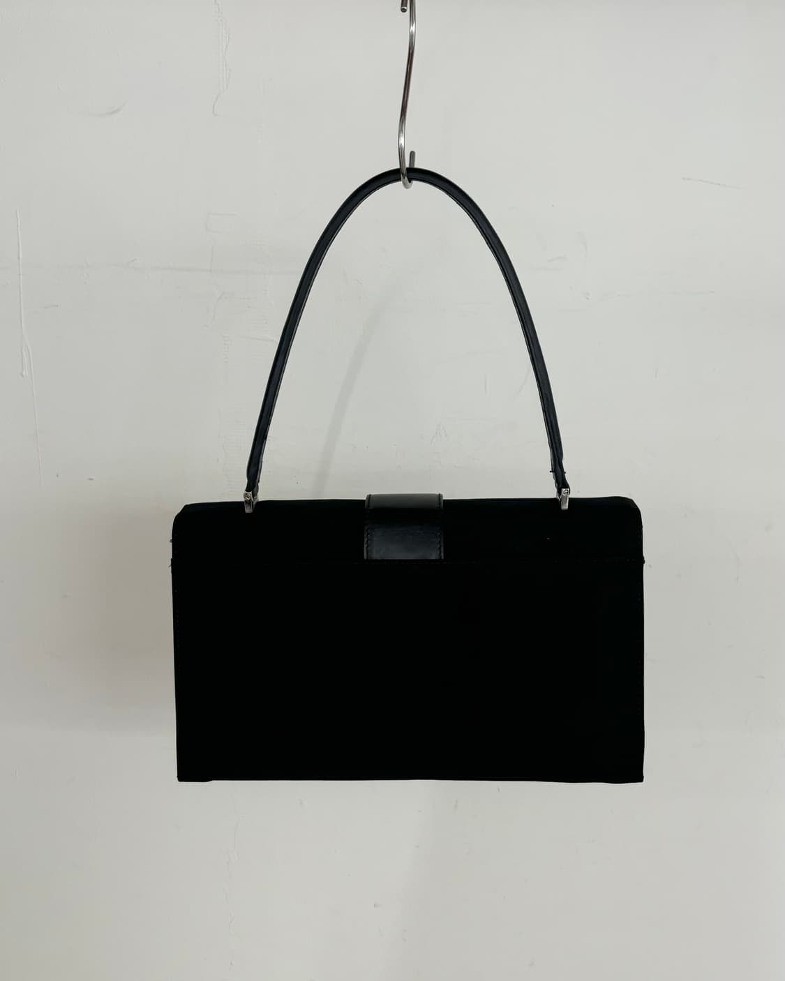 페레가모 블랙 캔버스 바라 숄더백 상품이미지4