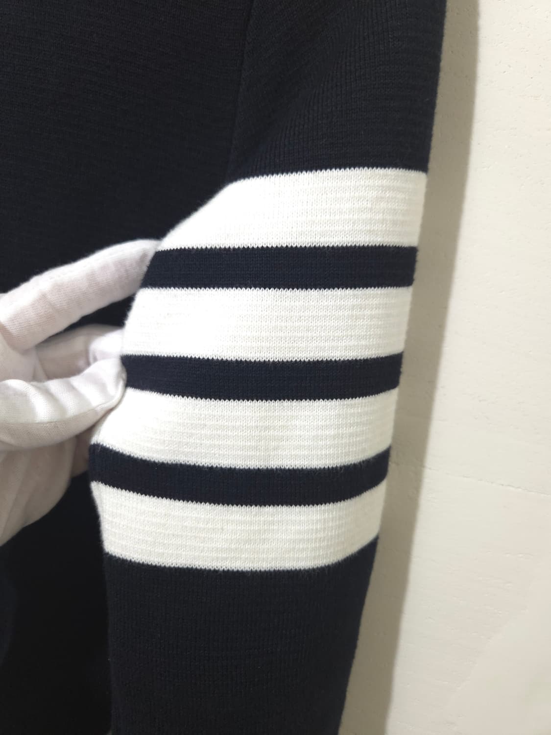 [새상품급] 톰브라운 여성 밀라노스티치 금장 니트 36 Size 상품이미지7