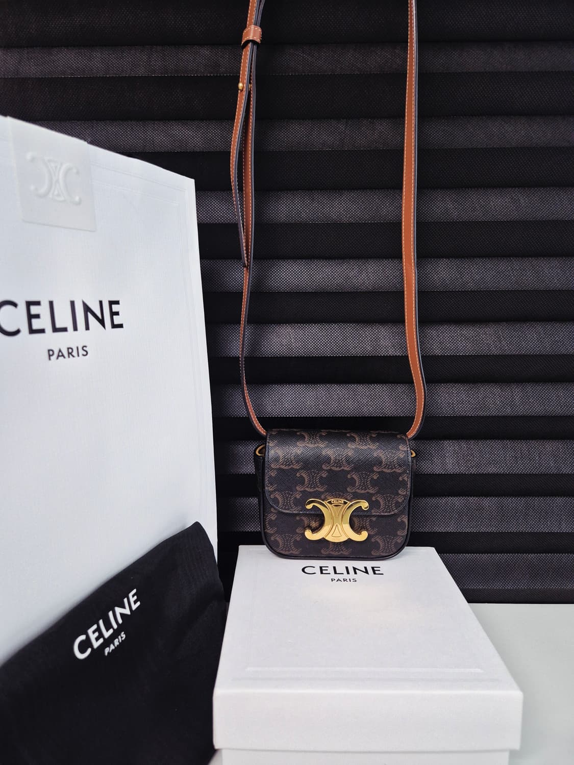 셀린느 트리옹프 미니백 (최상급) 상품이미지1