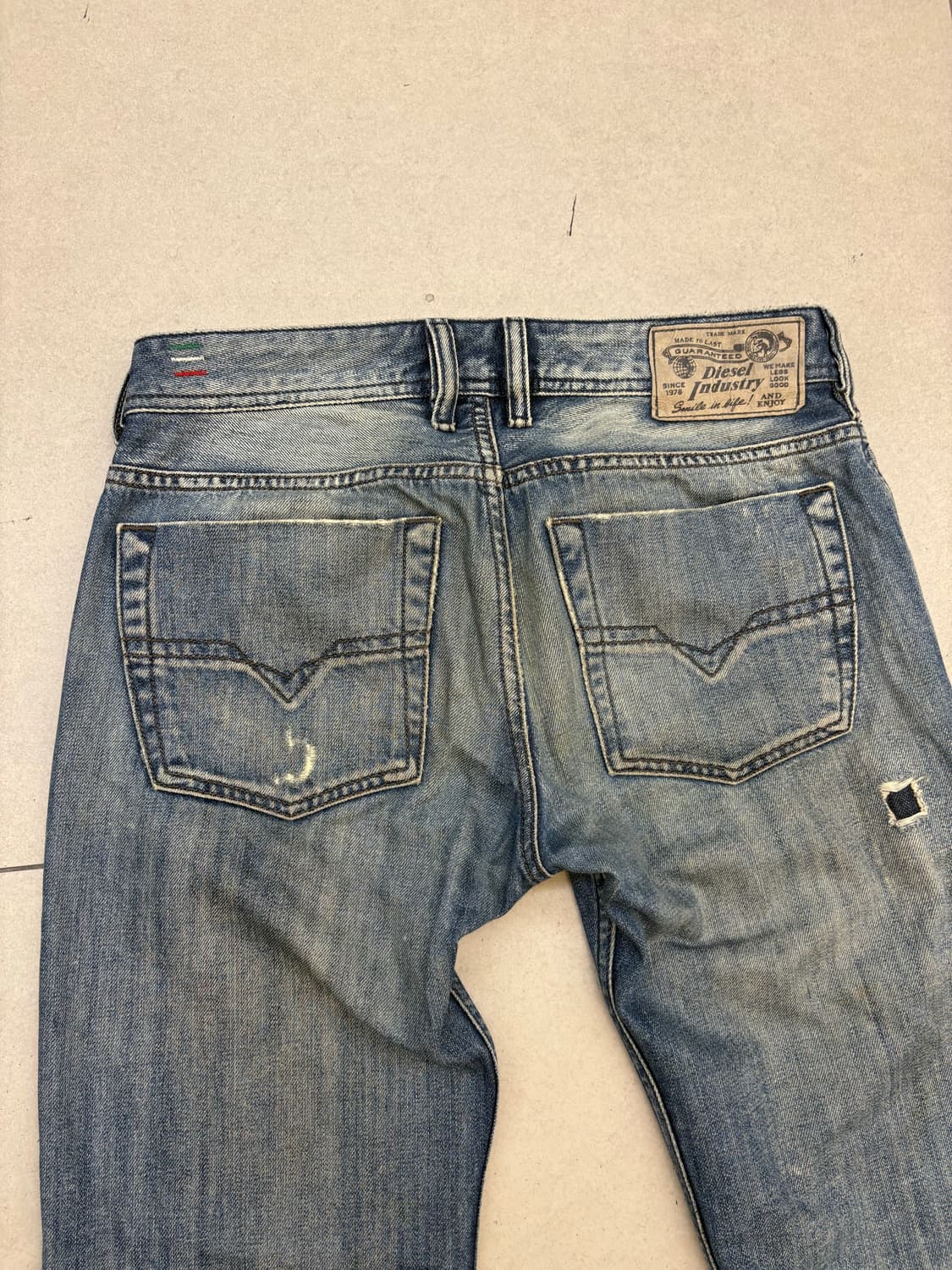 디젤 인더스트리 디스트레스드 세미 부츠컷 상품이미지7