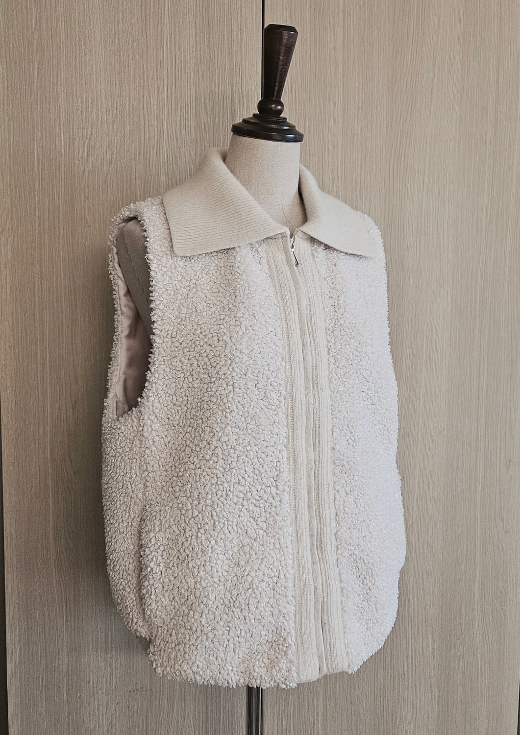 룸나인 ROOM9 아이보리 뽀글이 니트카라 집업베스트조끼 밑단시보리 66 상품이미지4