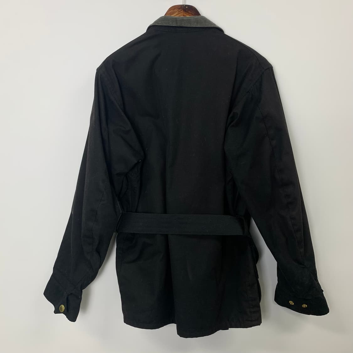 바버 인터네셔널 블랙 왁스 자켓 상품이미지3