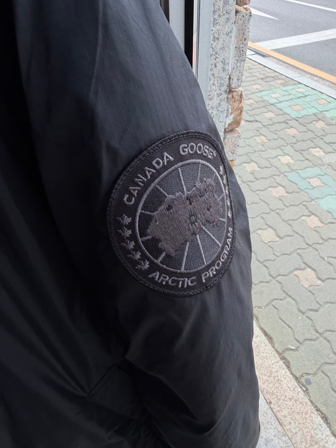 L/ 캐나다구스 신형 블랙패치 나일론 다운 패딩 상품이미지6
