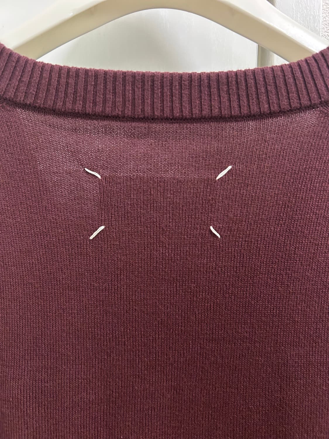 마르지엘라 엘보우 패치 브이넥 니트 버건디 상품이미지3