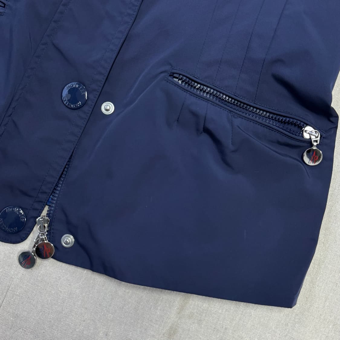 몽클레어 우먼 하이넥 나일론 자켓 4 상품이미지2