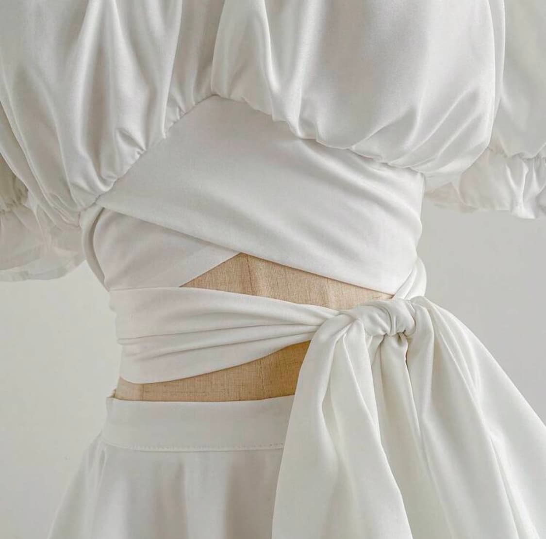 화이트 오프숄더 퍼프 블라우스 s 상품이미지4