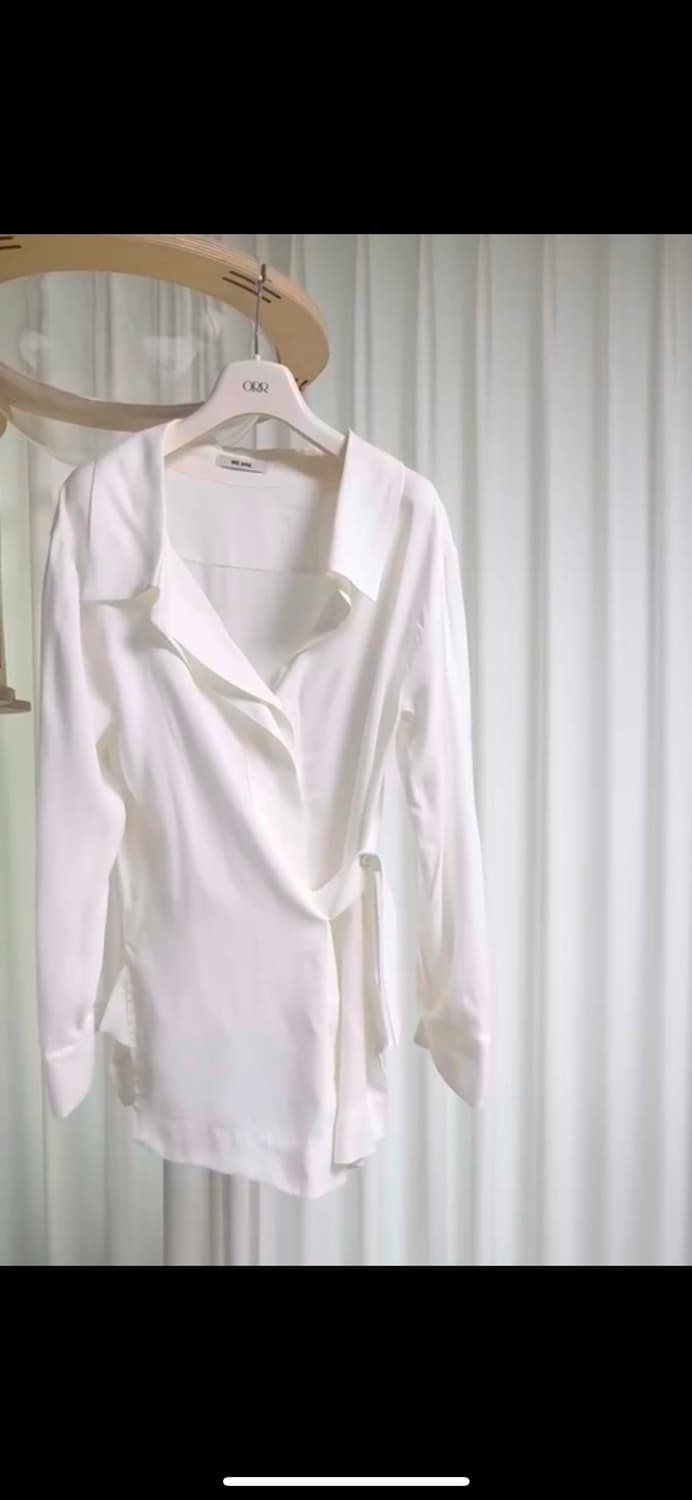 위아 헤라 언발 블라우스 상품이미지4