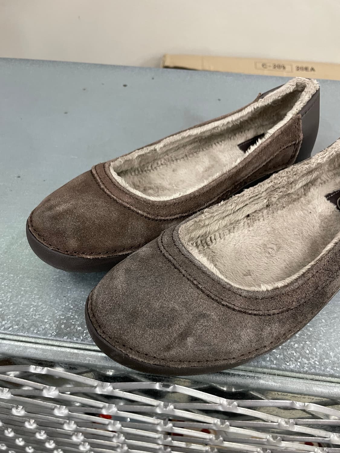 크록스 스웨이드 플랫 슈즈  W8 상품이미지8