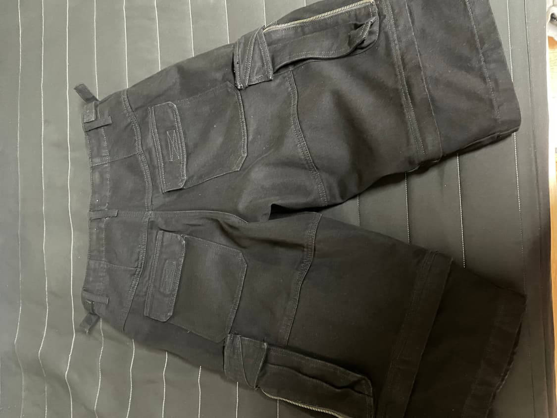 SIDE CARGO ZIPPER SHORTS (BLACK) 상품이미지4