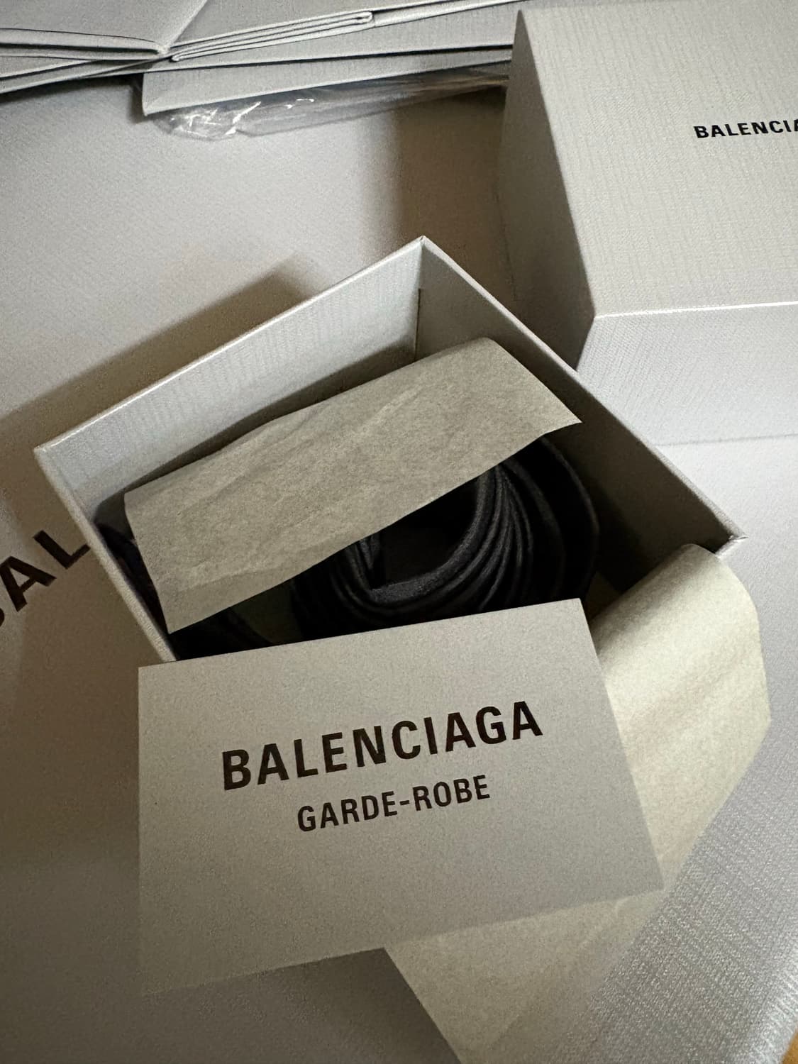 발렌시아가 넥타이 겨울 25 상품이미지3