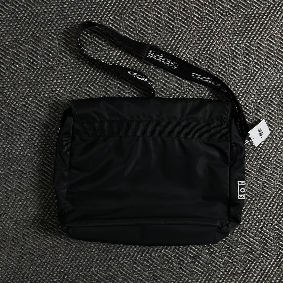 00s 아디다스 올드스쿨 스펠아웃 크로스백o 3389 상품이미지4