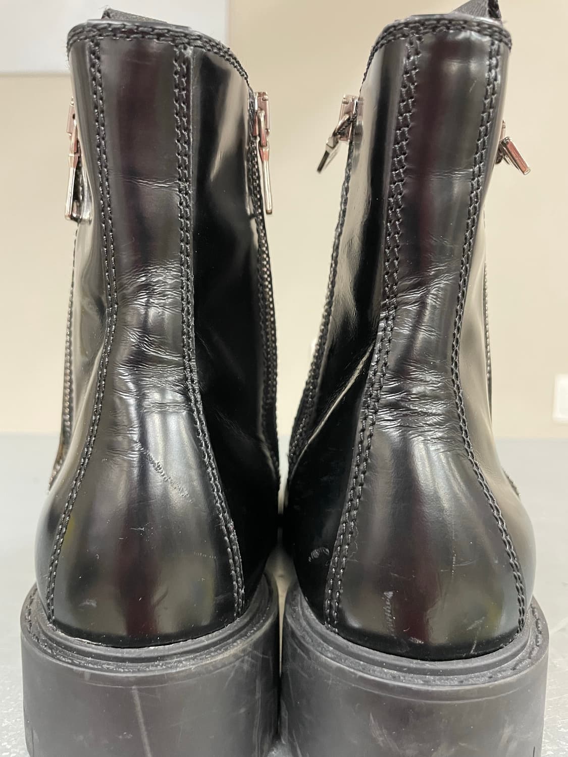 프라다 블랙 레더 컴뱃 부츠 37.5 상품이미지8