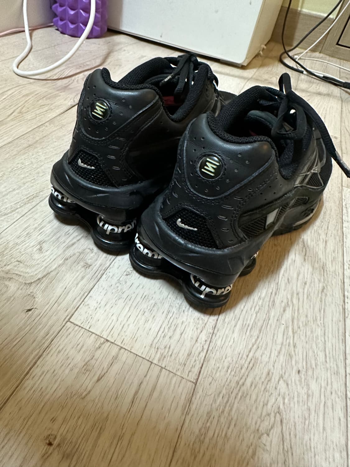 나이키 슈프림 샥스라이드2 블랙 상품이미지3