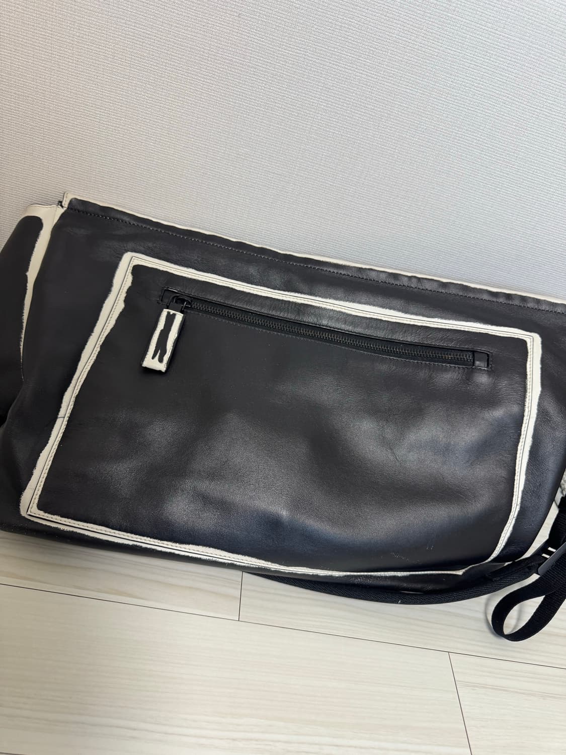 프라다 투톤 레더 크로스백 상품이미지3