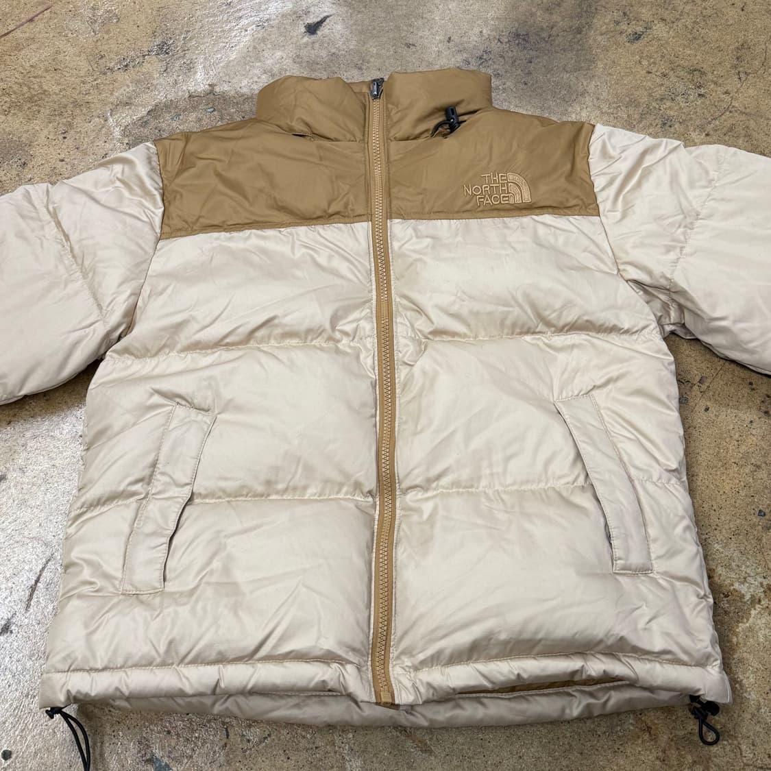 노스페이스 브라운 베이지 눕시 패딩 150 상품이미지3