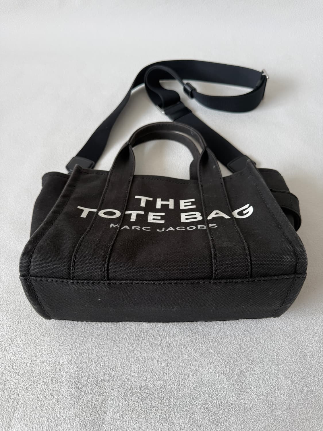 마크 제이콥스(Marc Jacobs) 캔버스 더 토트백 상품이미지4