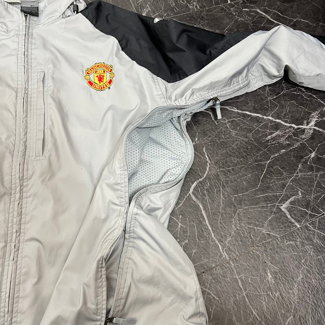 나이키 스우시 맨체스터 유나이티드 02-04 바람막이 자켓 상품이미지6